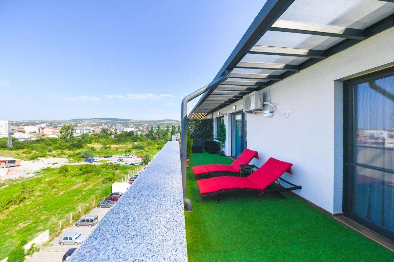 Panoramic Apartment With Terrace คลูจ-นาโปกา ภายนอก รูปภาพ