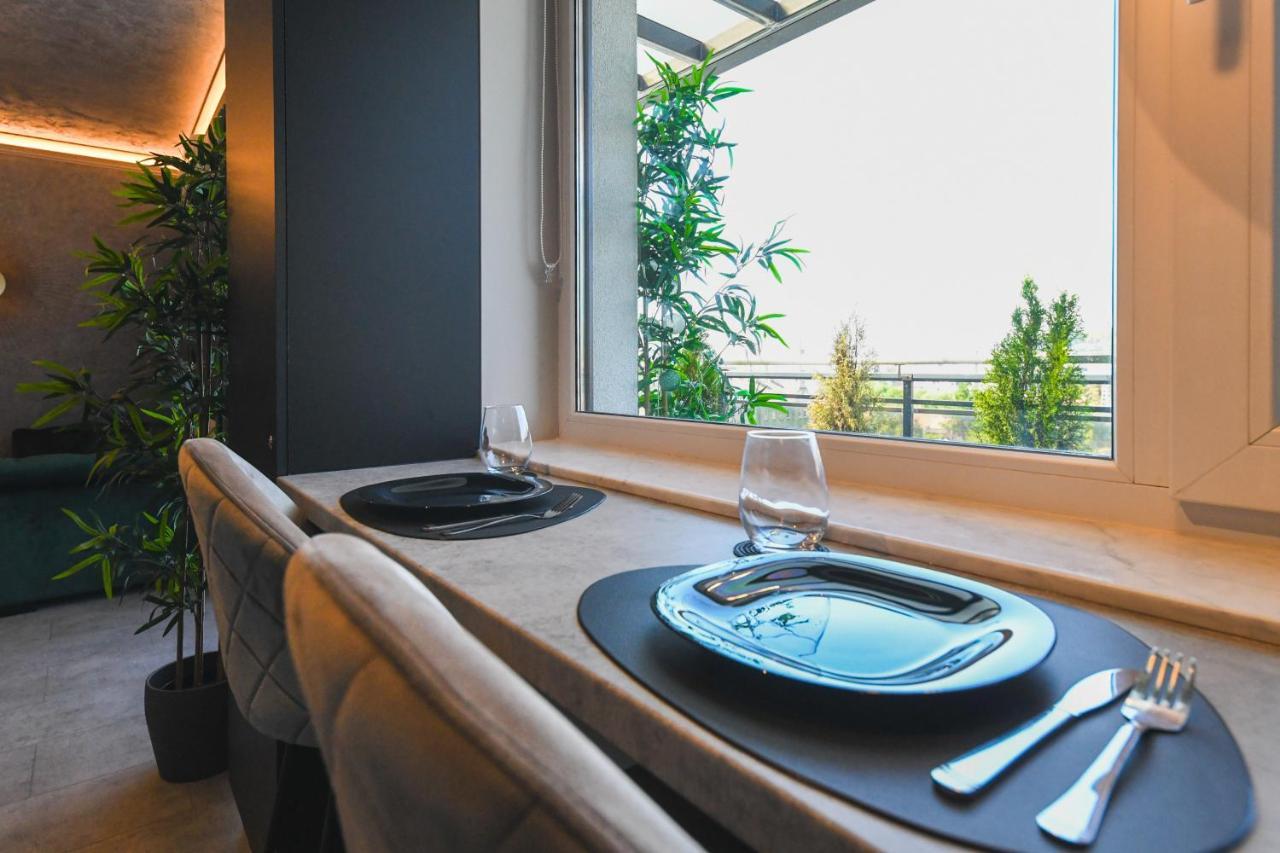 Panoramic Apartment With Terrace คลูจ-นาโปกา ภายนอก รูปภาพ