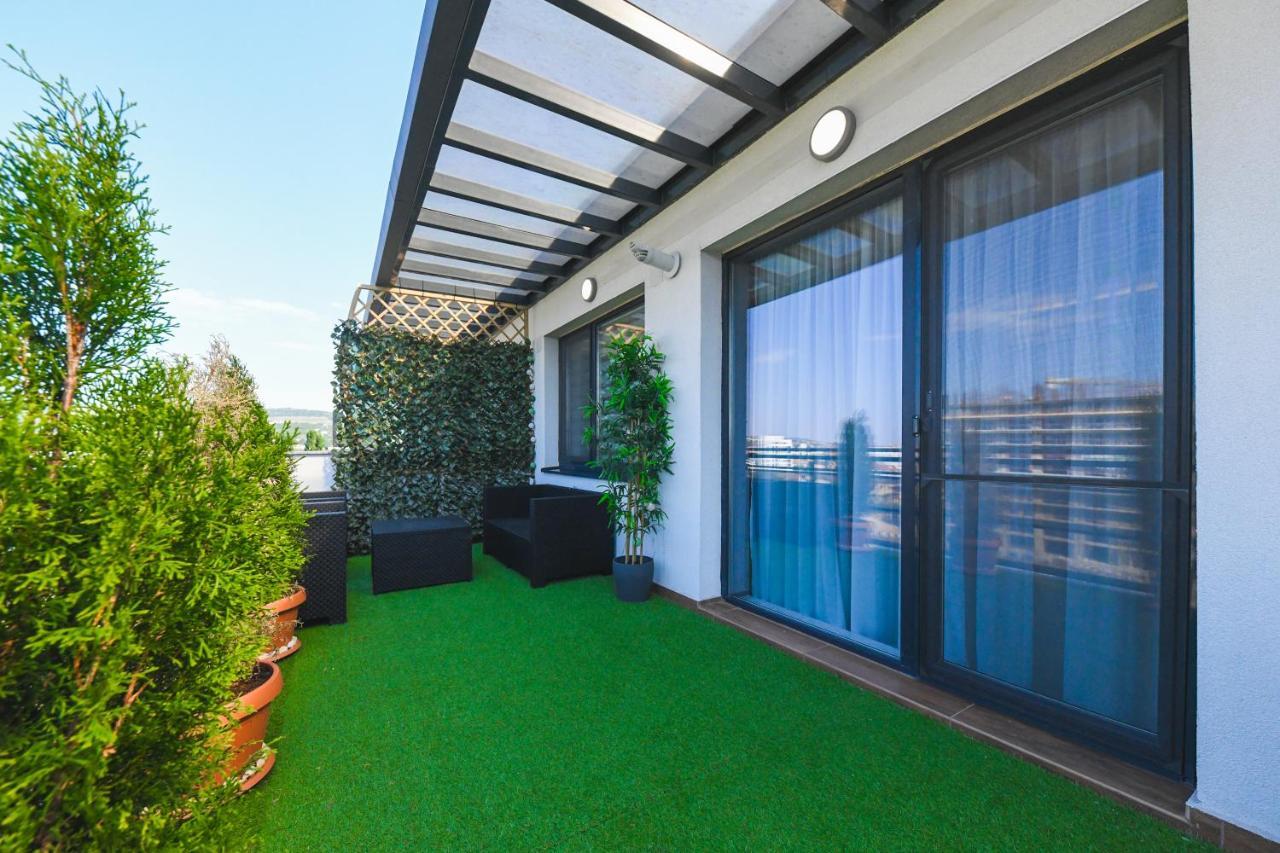 Panoramic Apartment With Terrace คลูจ-นาโปกา ภายนอก รูปภาพ
