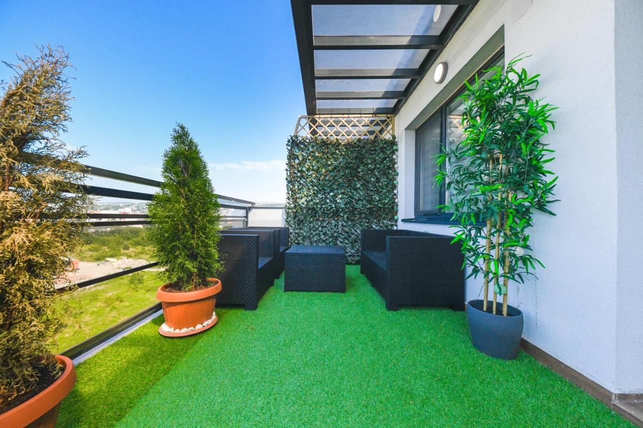 Panoramic Apartment With Terrace คลูจ-นาโปกา ภายนอก รูปภาพ